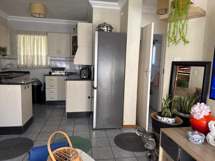 2 Bedroom Property for Sale in Safari Gardens North West